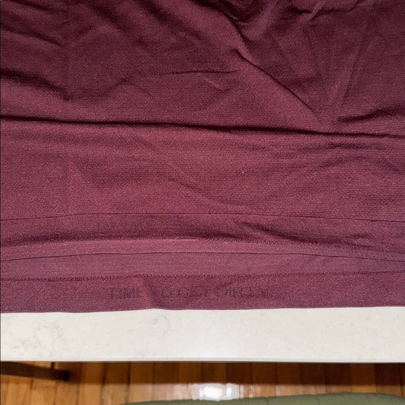 Lululemon Men's Burgundy Metal Vent Tech Athletic T Shirt Small - Picture 3 of 3